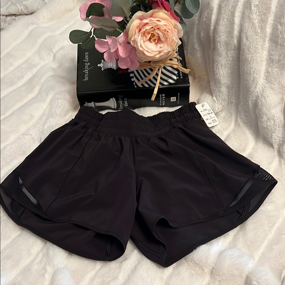 lululemon athletica Pants - Lululemon Hotty Hot 4” Black Athletic Shorts size 2